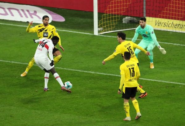 Dortmund nhận 3 bàn thua liên tiếp từ phút 53 đến phút 63