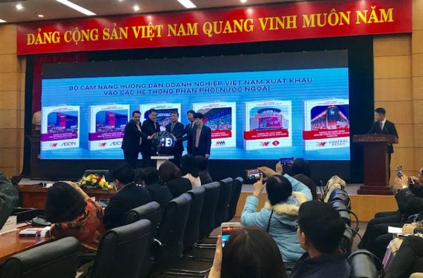 Lễ ra mắt bộ cẩm nang hướng dẫn DN Việt Nam xuất khẩu vào các hệ thống phân phối nước ngoài