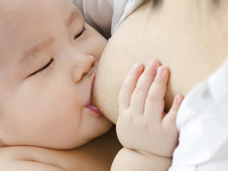 Vì sao trẻ sơ sinh bú mẹ “hoàn toàn” mà vẫn bị thừa cân, béo phì?'
